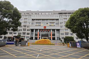 沃格尔谈大逆转：KD布克比尔在暂停时都呼吁继续战斗 我们挺住了